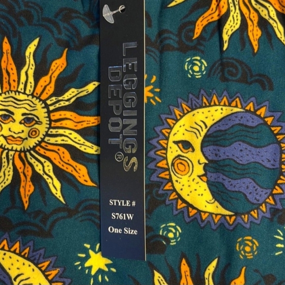 Leggings Celestial Sun Moon Stars Astrology Boho Gypsy Cute Buttery Soft NWT - Picture 7 of 10